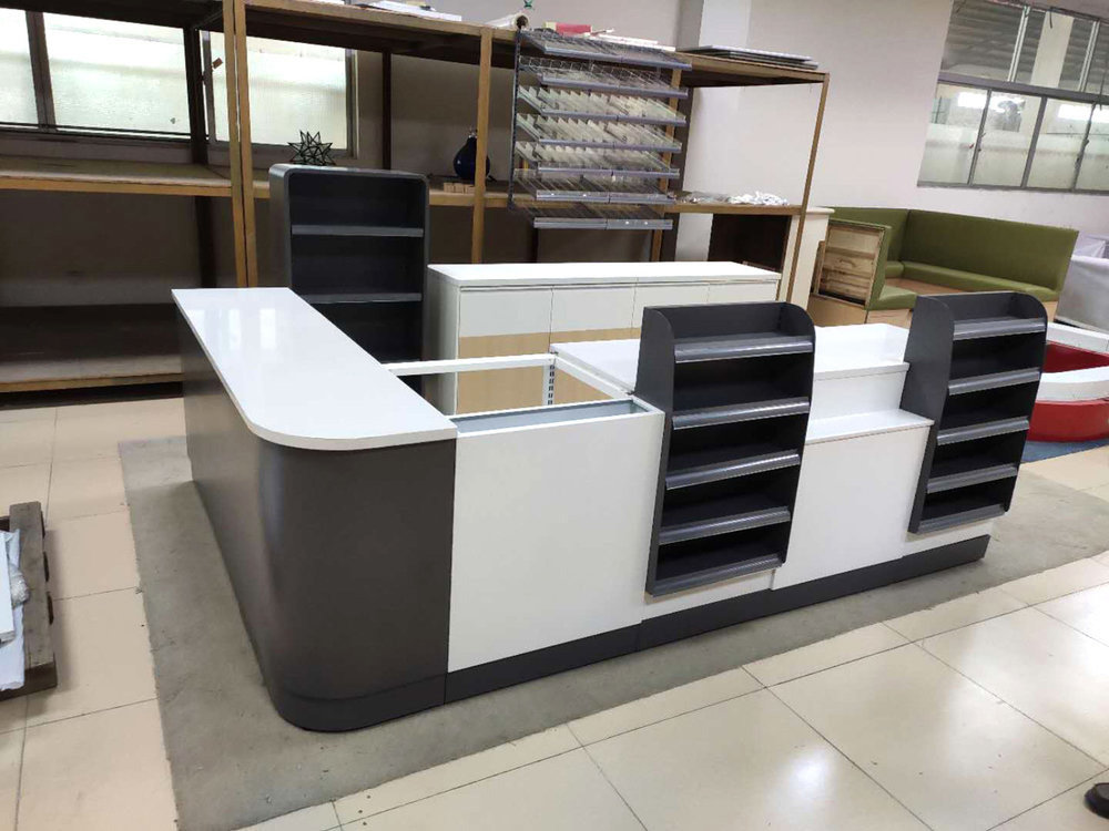 便利店收银区商品陈列柜